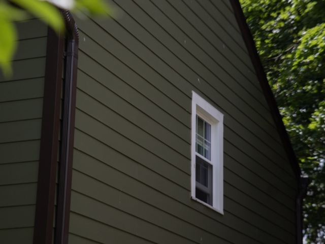 1970&#039;s Bethesda home has new roof, siding, and doors installed